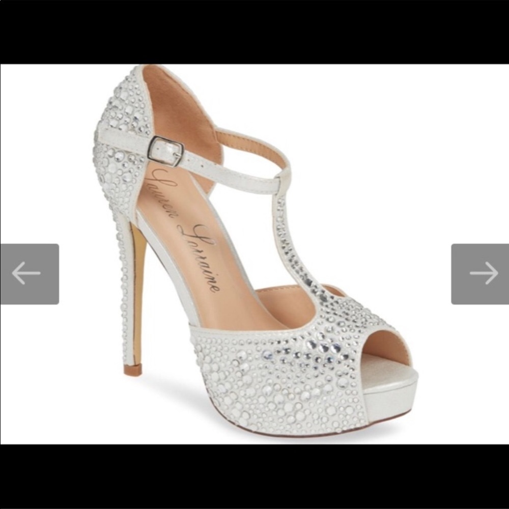 Just in time for PROM or WEDDINGS
Silver Sparkle Platform Heel - Picture 4 of 8
